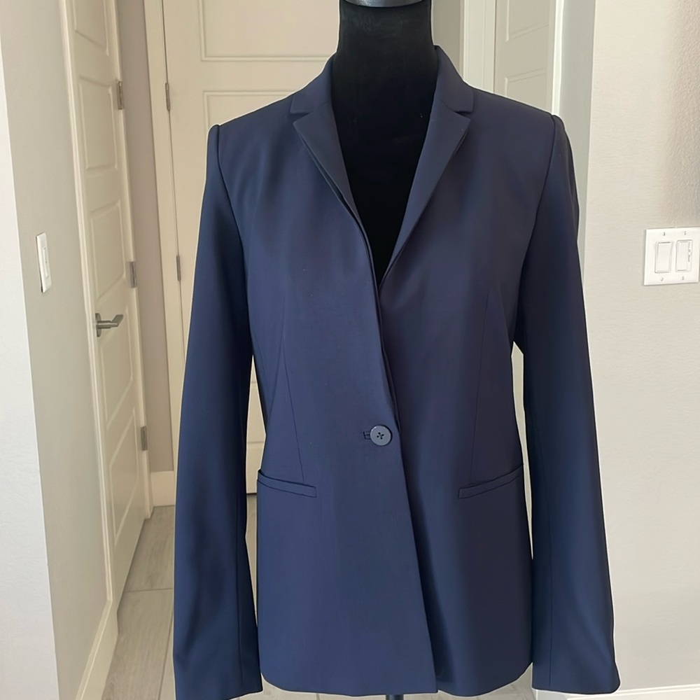 Elie Tahari Navy Blue Blazer in Size 4 - Picture 2 of 12